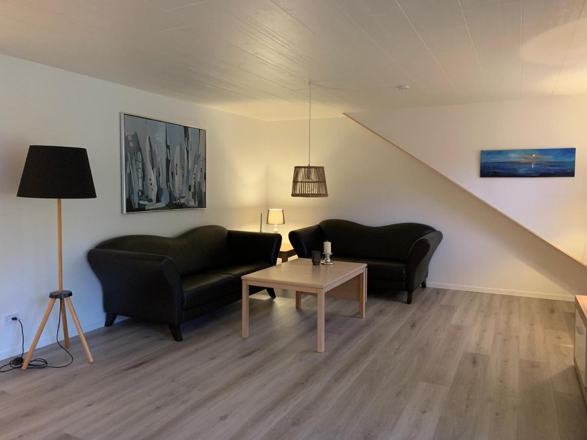 Spacious Apartment On N.P.Gota 8A, Klaksvík Eksteriør billede